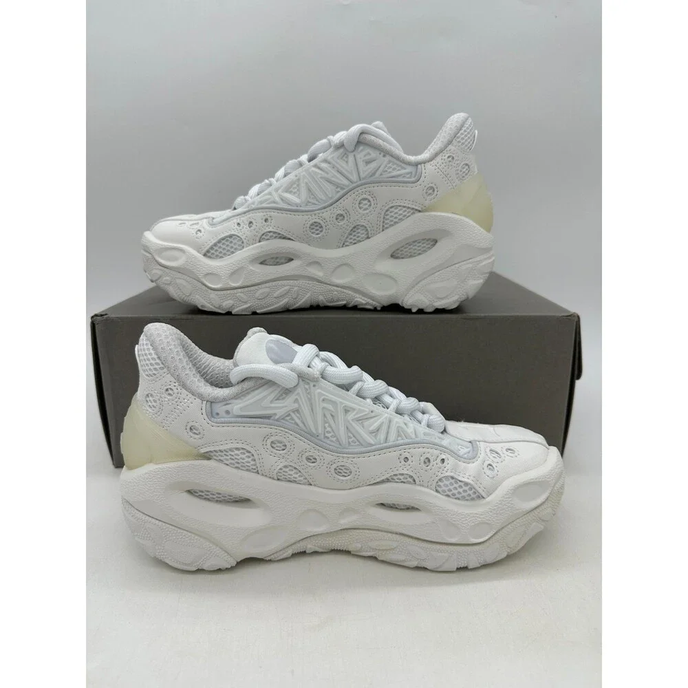 Puma La France RNR Youth Size 6 Women's size 7.5 White Athletic Shoes 312282 02